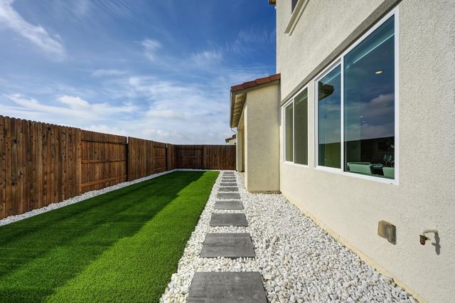 5113 Sunbelt Way, Roseville, CA 95747