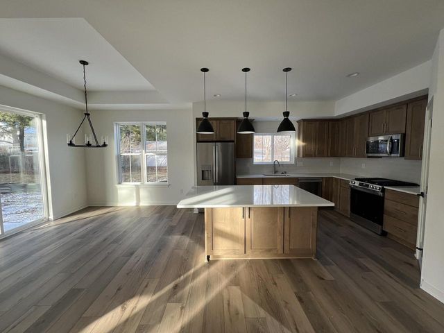 W221N3075 Greenwood COURT, Waukesha, WI 53186