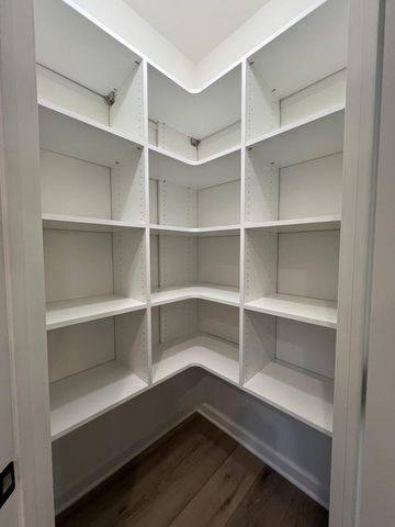 W221N3075 Greenwood COURT, Waukesha, WI 53186