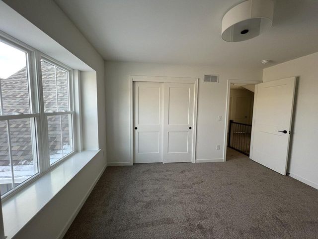 W221N3075 Greenwood COURT, Waukesha, WI 53186