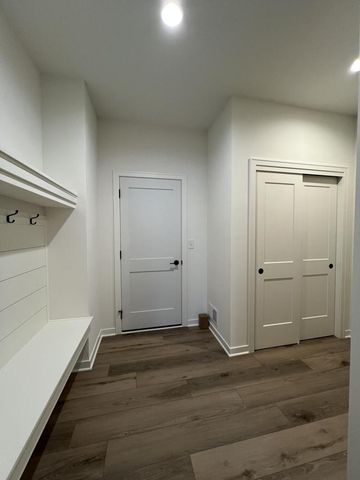 W221N3075 Greenwood COURT, Waukesha, WI 53186