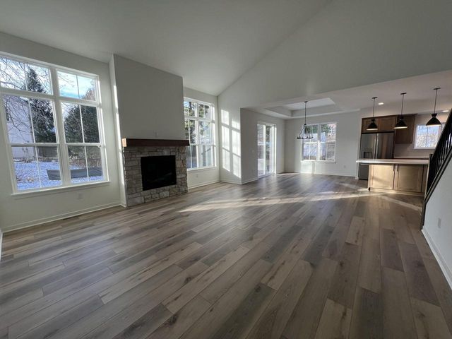 W221N3075 Greenwood COURT, Waukesha, WI 53186