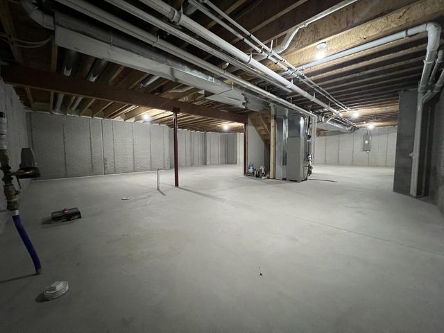 W221N3075 Greenwood COURT, Waukesha, WI 53186