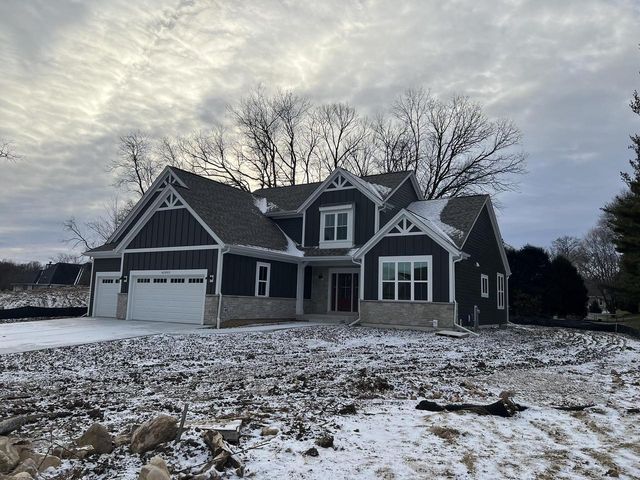 W221N3075 Greenwood COURT, Waukesha, WI 53186