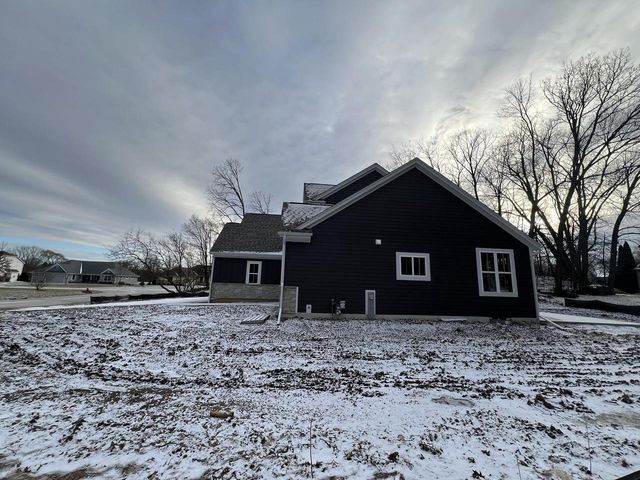 W221N3075 Greenwood COURT, Waukesha, WI 53186