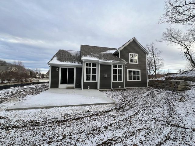 W221N3075 Greenwood COURT, Waukesha, WI 53186