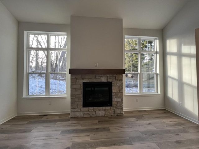 W221N3075 Greenwood COURT, Waukesha, WI 53186