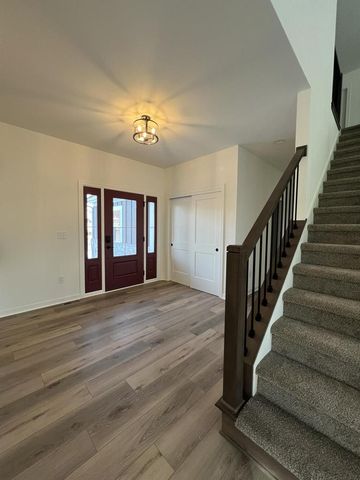 W221N3075 Greenwood COURT, Waukesha, WI 53186