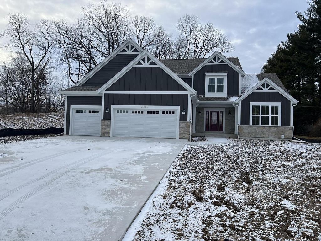 W221N3075 Greenwood COURT, Waukesha, WI 53186