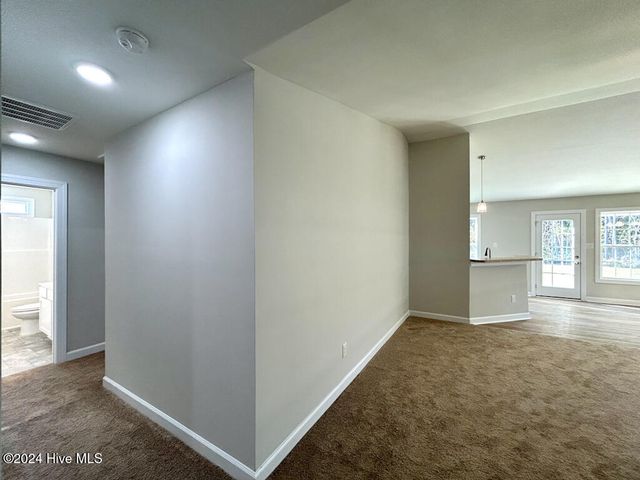 835 Hidden Bridge Drive, Jacksonville, NC 28546