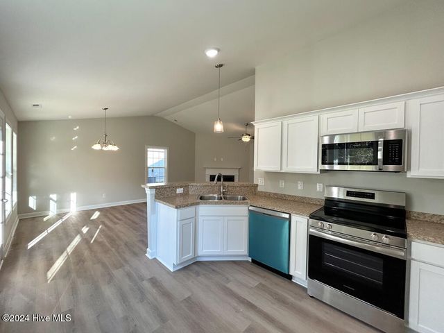 835 Hidden Bridge Drive, Jacksonville, NC 28546