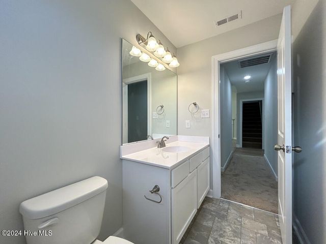 835 Hidden Bridge Drive, Jacksonville, NC 28546