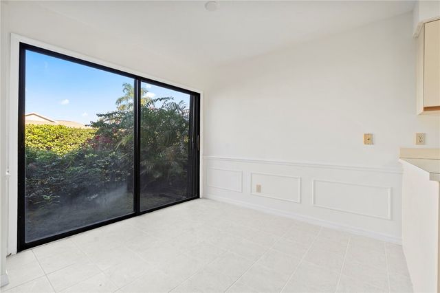 640 N Centre Court SW 101, Vero Beach, FL 32962