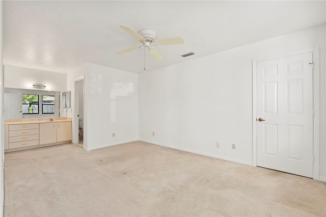 640 N Centre Court SW 101, Vero Beach, FL 32962