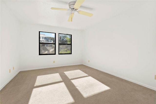 640 N Centre Court SW 101, Vero Beach, FL 32962