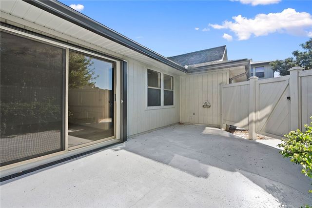 640 N Centre Court SW 101, Vero Beach, FL 32962