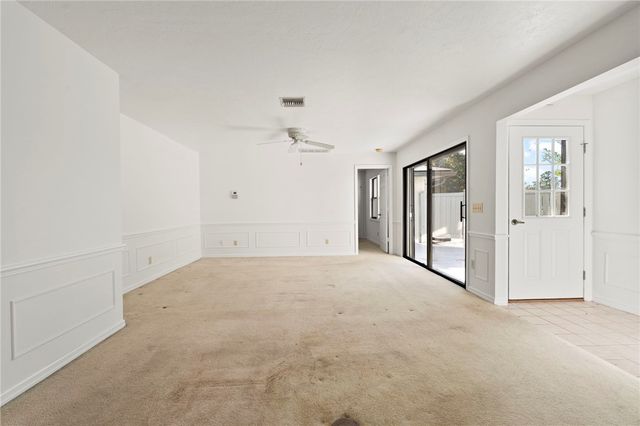 640 N Centre Court SW 101, Vero Beach, FL 32962