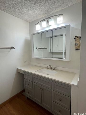 747 Amana Street 1601, Honolulu, HI 96814