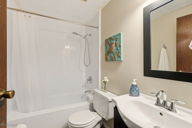 4634 Cox Drive A, Stow, OH 44224