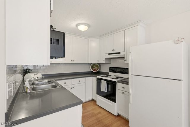 4634 Cox Drive A, Stow, OH 44224