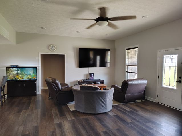 213 David Ln, Lafayette, TN 37083