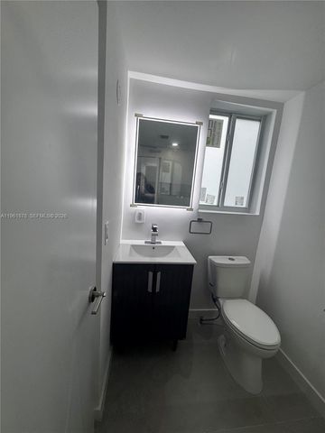 2855 Royal Palm Ave 2, Miami Beach, FL 33140