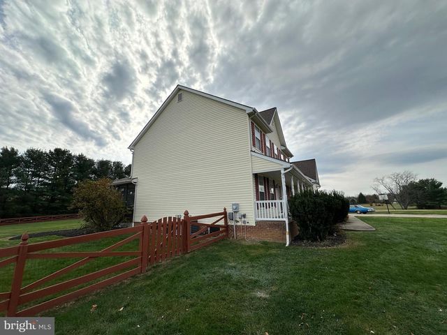 201 VISTA LN, White Post, VA 22663