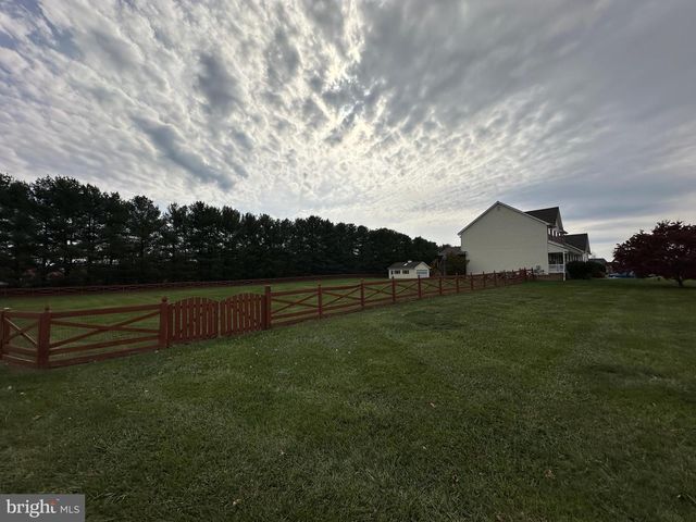 201 VISTA LN, White Post, VA 22663