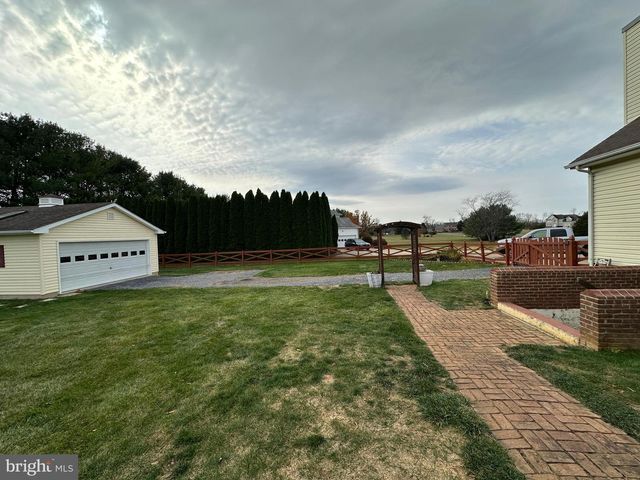 201 VISTA LN, White Post, VA 22663