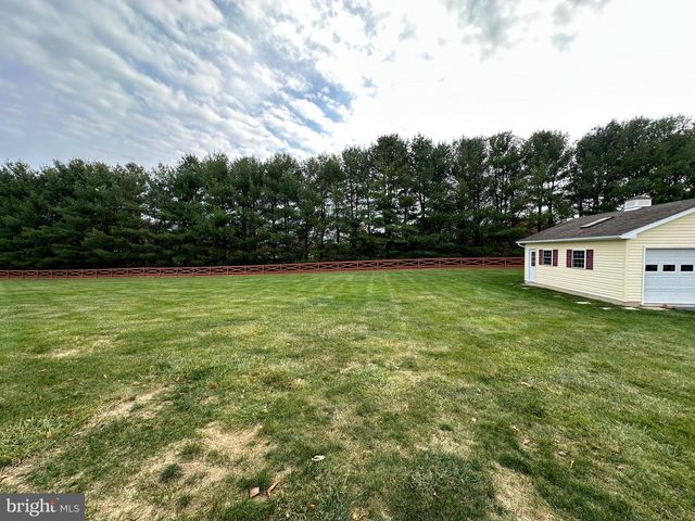 201 VISTA LN, White Post, VA 22663