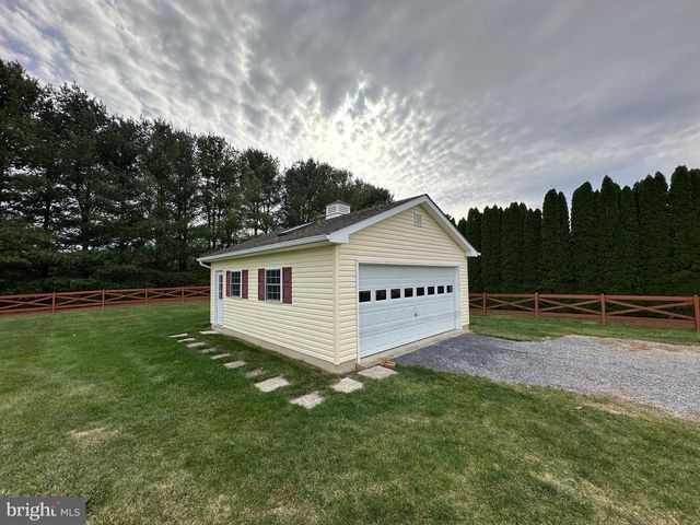201 VISTA LN, White Post, VA 22663