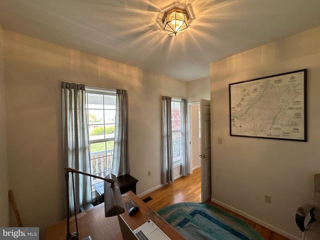 201 VISTA LN, White Post, VA 22663