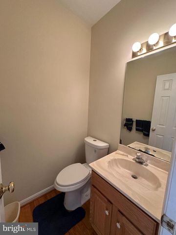 201 VISTA LN, White Post, VA 22663