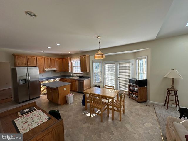 201 VISTA LN, White Post, VA 22663