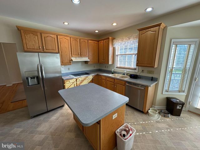 201 VISTA LN, White Post, VA 22663