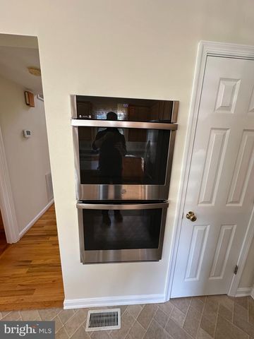 201 VISTA LN, White Post, VA 22663