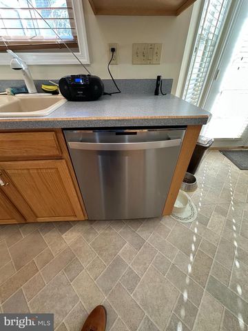 201 VISTA LN, White Post, VA 22663