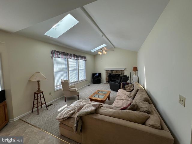 201 VISTA LN, White Post, VA 22663