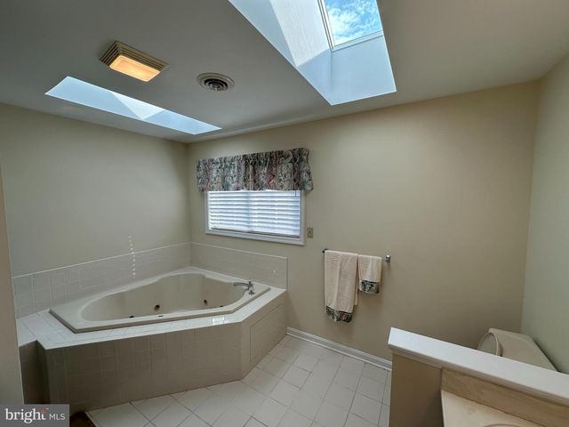 201 VISTA LN, White Post, VA 22663