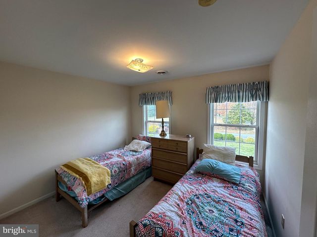 201 VISTA LN, White Post, VA 22663