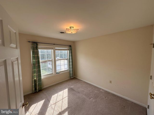 201 VISTA LN, White Post, VA 22663