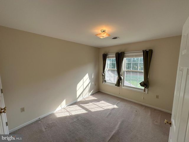 201 VISTA LN, White Post, VA 22663