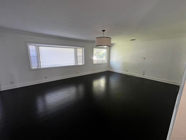 1625 Stewart St, Oceanside, CA 92054