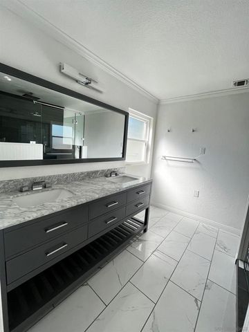 1625 Stewart St, Oceanside, CA 92054