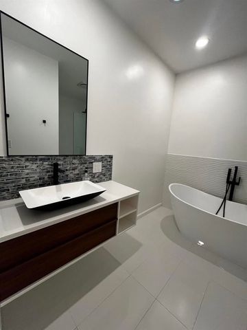 1625 Stewart St, Oceanside, CA 92054