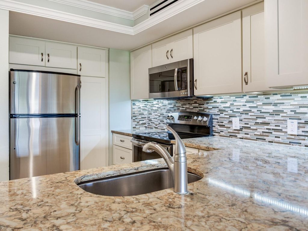 Image 11 of property listing at 4141 BAYSHORE BOULEVARD 505, Tampa, FL 33611