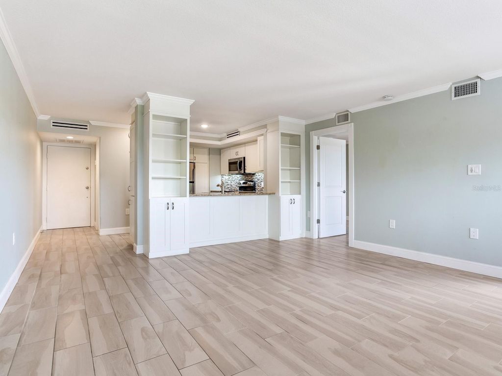 Image 16 of property listing at 4141 BAYSHORE BOULEVARD 505, Tampa, FL 33611
