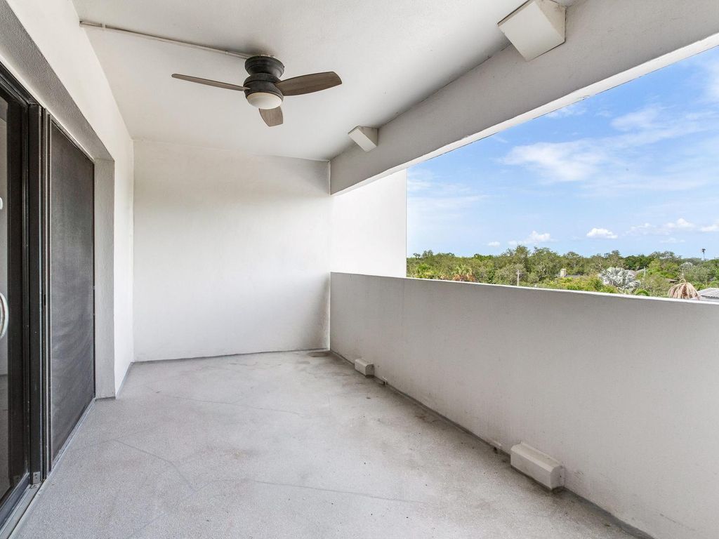 Image 29 of property listing at 4141 BAYSHORE BOULEVARD 505, Tampa, FL 33611