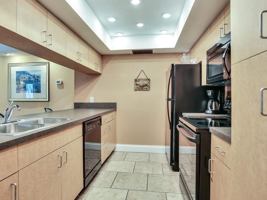 Image 39 of property listing at 4141 BAYSHORE BOULEVARD 505, Tampa, FL 33611