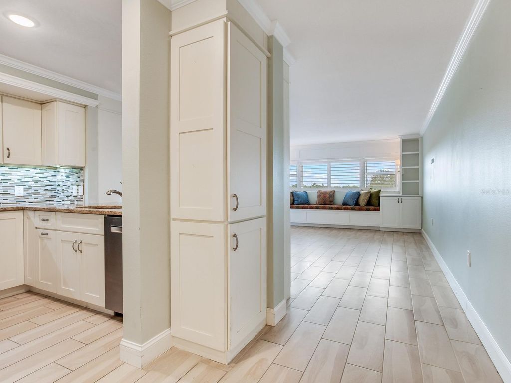Image 5 of property listing at 4141 BAYSHORE BOULEVARD 505, Tampa, FL 33611